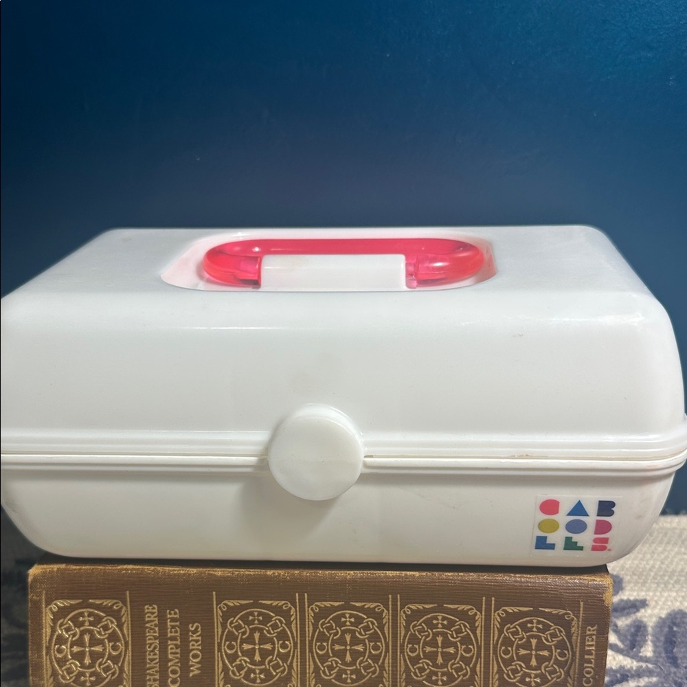 Caboodles White Case with pink  Handle